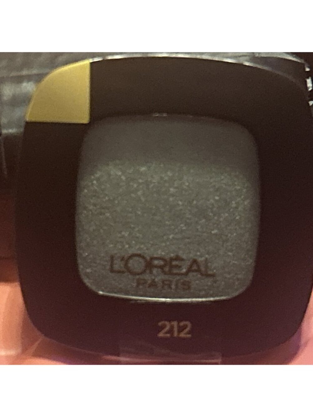 L’Oréal Colour Riche Eyeshadow 212 green promenade (shimmer Green) New Sealed